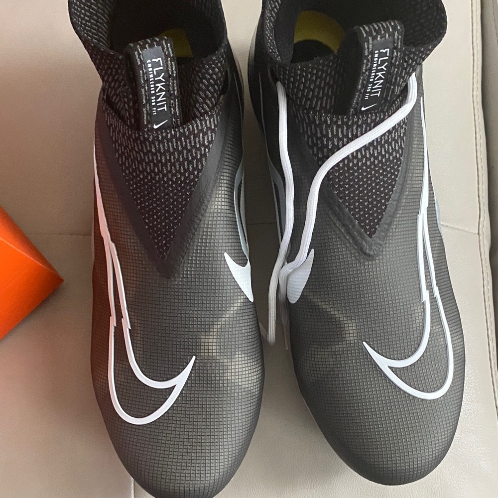 Nike Alpha Men's Black and Gray Soccer/football Cleats